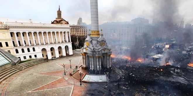 Place de l’Indépendance à Kiev avant et après les débordements