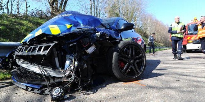 Mégane RS de la Gendarmerie accidentée