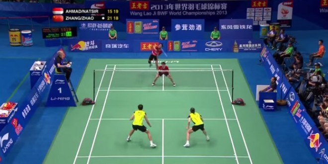 Une série de smash au Badminton