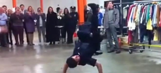 Battle de breakdance avec un policier New-Yorkais