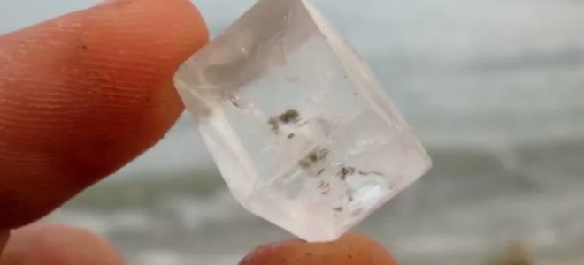 La mer morte produit des cube de sel parfaits