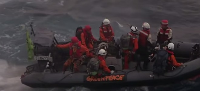 Incident entre Greenpeace et la marine espagnole