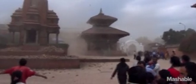 Tremblement de terre au Népal (Compilaton)