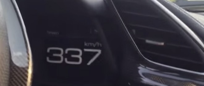 Une Ferrari 488 GTB à 341 km/h sur une autoroute