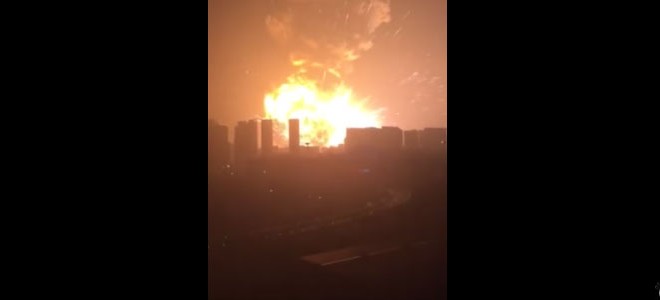 Énorme explosion de produits inflammables à Tianjin