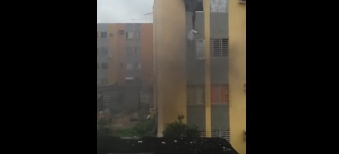 Un homme se défenestre pour échapper à un incendie