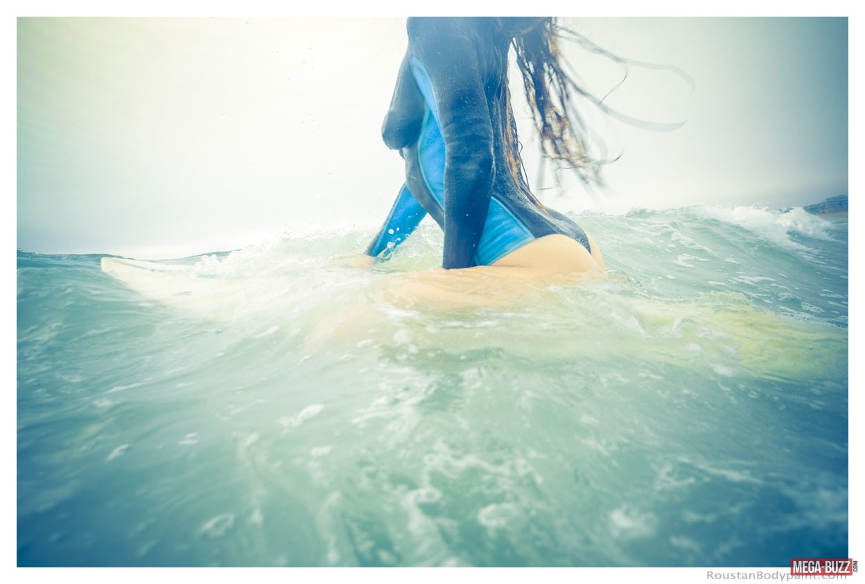 surfeuses-maillot-bain-bodypainting-14